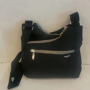 NEW - BAGGALLI CRISS CROSS HANDBAG WITH CROSSBODY‎ STRAP